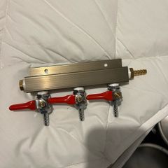1/4" Barb C02 Distributor 3 Way