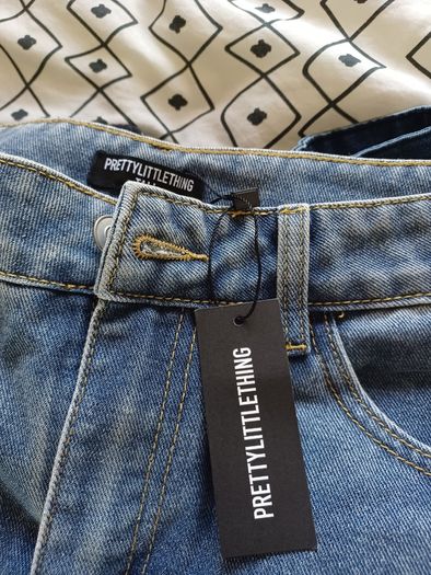 Pretty Little Thing Wide leg jeans