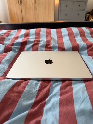 Macbook Pro 14-Inch 2021 M1 16GB 500GB