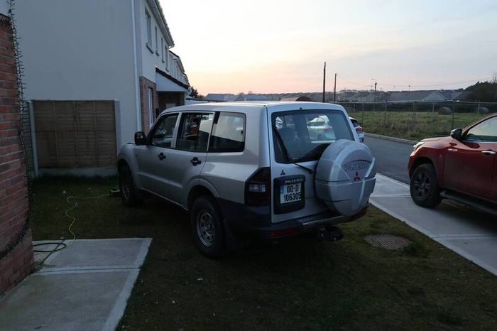2000 Mitsubishi Pajero 3.5 V6 petrol