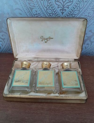 Vintage Evyan Perfume Gift Set