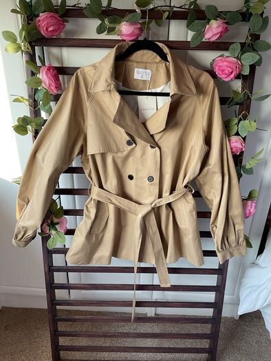 trench Bnwt size small trench coat jacket size small compania fantastica