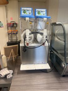 Commercial slushee machine