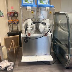 Commercial slushee machine
