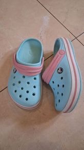 crocs