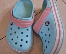 crocs