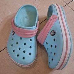crocs