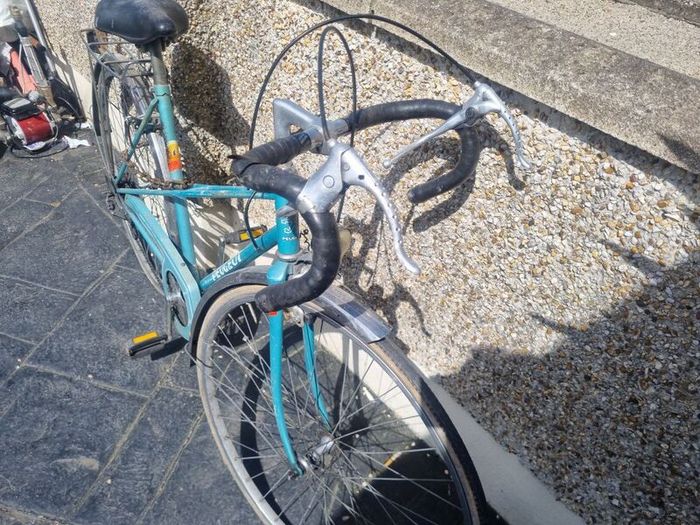 Old racer  needs fixing