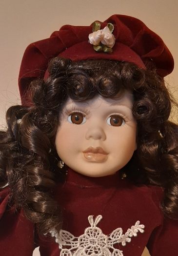 Porcelain dolls x 6