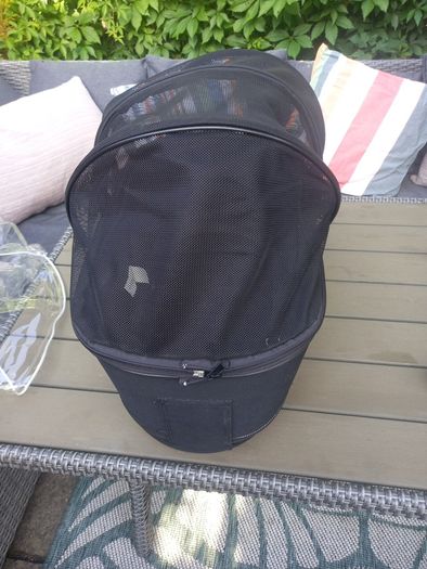 Dog carrier for bike