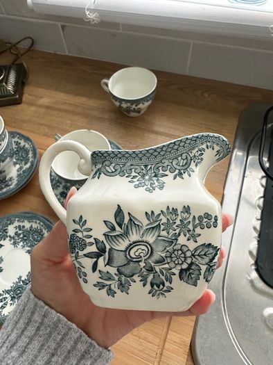 Vintage cup set