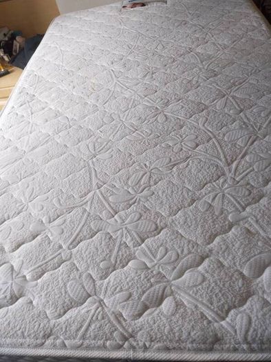 mattress 4ft floating comfort 6 months old