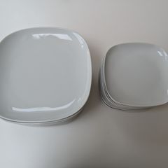10 x dinner plates   10 x side plates