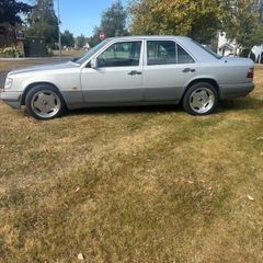W124 1994 Mercedes E280  Automatic