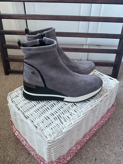 ankle boot Xti grey suede trainer style boot