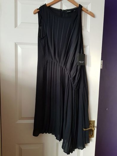 vera wang black dress