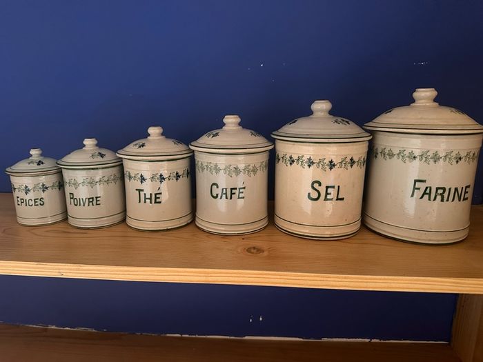 Set of French pots