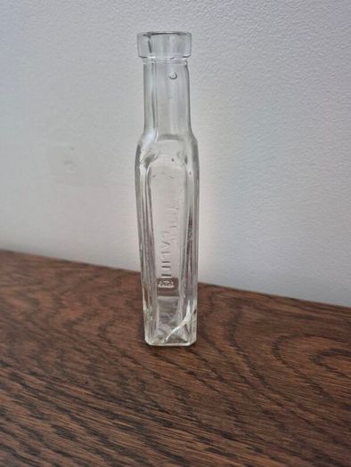 Beautiful Collection of 5 Antique & Vintage Glass Bottles c. 1890s 1930s