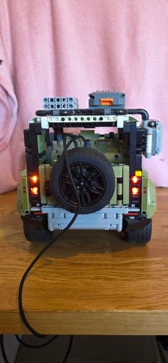 Lego Technic Land Rover Defender 42110