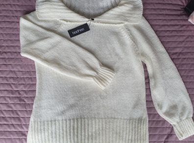 Off shoulder cotton white jumper