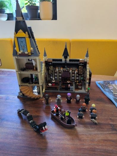 Harry Potter lego castle & 10 figures