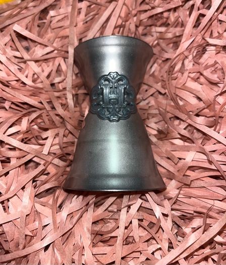 HENDRICKS GIN Jigger Pourer spirit measure genuine product Hendrick's Limited Edition  Brand New limited edition measure. Has 25ml and 30ml lines at one end and 50ml and 60ml at the other end. Stainless steel finish