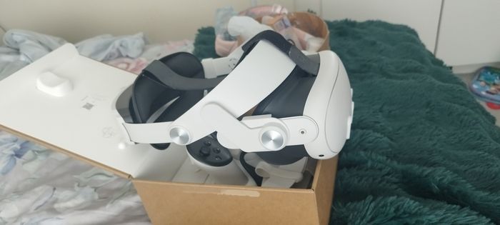 Meta Quest 3 512GB With Venom Head strap