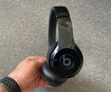 Beats Solo 3 Wireless Headphones by Dr.Dre Model A1796 Black