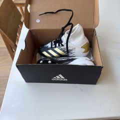 kids football boots