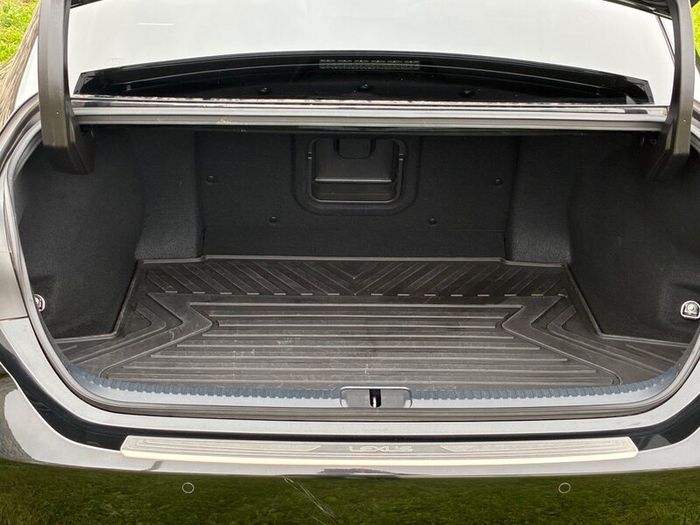 Lexus ES300h 2025