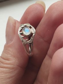 Vintage 925 sterling silver ring with moonstone.