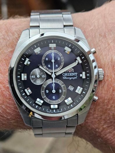 Watch Orient Chronograph.