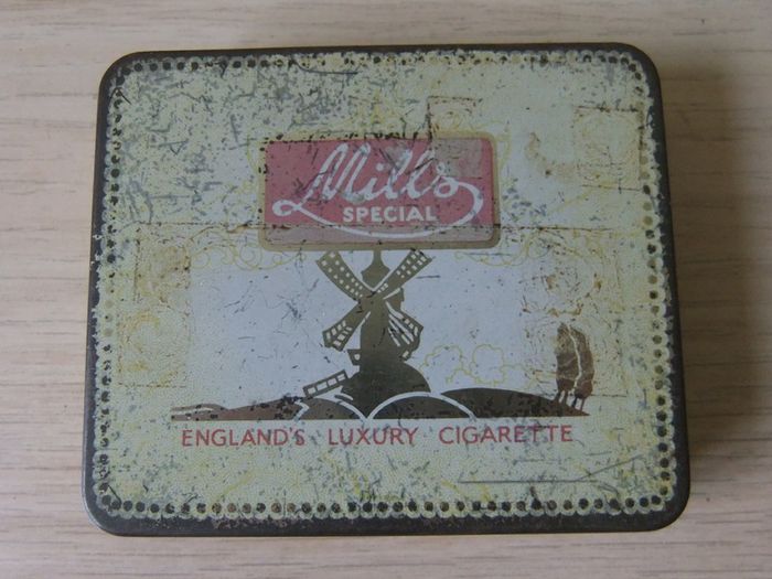 Mills Special Tin - Hinged