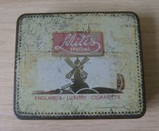 Mills Special Tin - Hinged