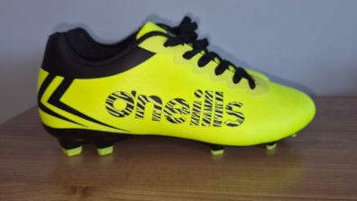 O'Neills Size 5 football boots.