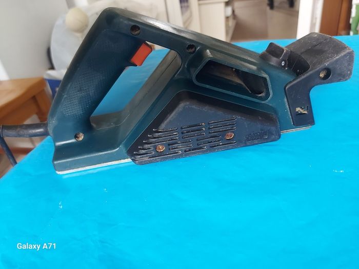 BLACK & DECKER KW713 Planer 400W in excellent condition, working perfect