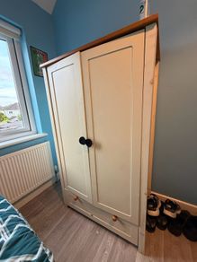 kids wardrobe