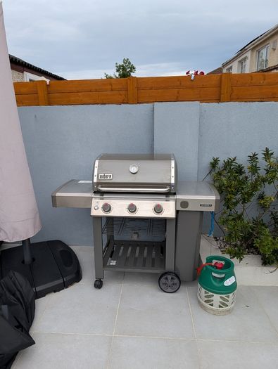 Weber Genesis E310 BBQ