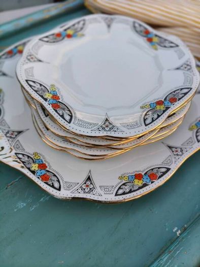 Vintage cake plate & 6 tea plates