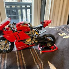lego technic Ducati panigale bike