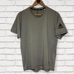 Adidas T-Shirt