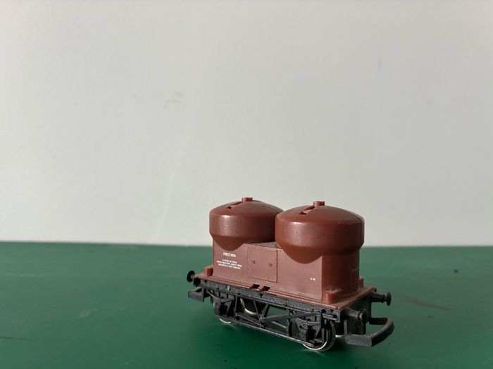 Dapol c043 twin silo cement wagon