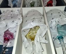 wine glasses x 6