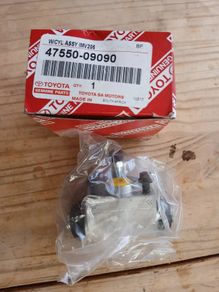 Genuine Toyota Hilux 47550-09090 (cylinder Assy, Rear Wheel Brake)