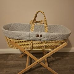 Moses Basket Green Sheep