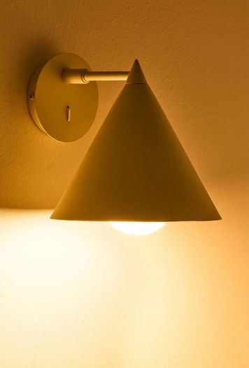 Arilda iron wall lamp