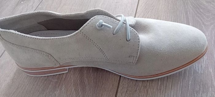 NEW Shoes 5/38
