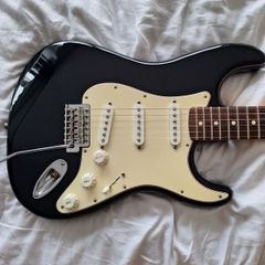 Fender Standard Stratocaster, Made in Mexico