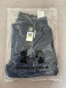 Navy Under Armour golf trousers