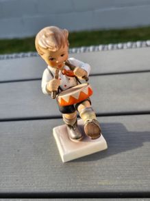 Vintage Hummel Goebel Figurine
